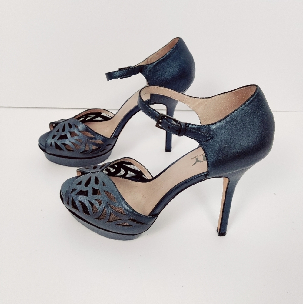 DKNY Women's Vintage Inspired High Heels Size 8.5 Dark Blue Feminine NEW - Picture 6 of 10